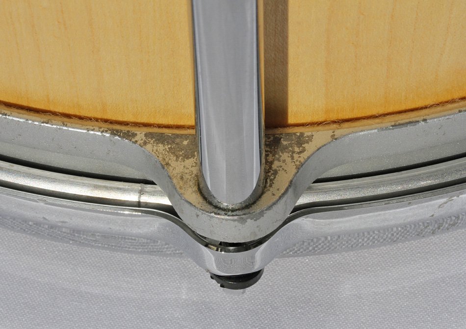 Caja Pearl Free Floating 14x6,5" con casco de arce artesanal