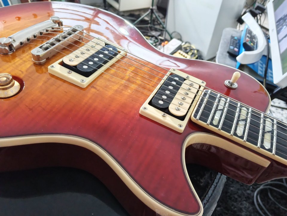 Godin Summit Classic Supreme Limited de segunda mano · Foto 9 de 10 · Gipuzkoa · 1250 €