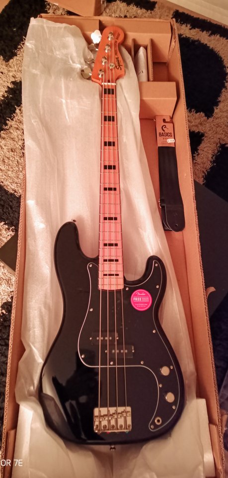 Bajo Squier CV 70s P Bass MN BK