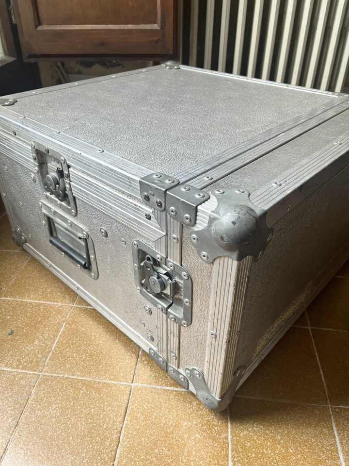 Flightcase para mesa de mezclas o similar de segunda mano · Foto 6 de 6 · Barcelona · 50 €