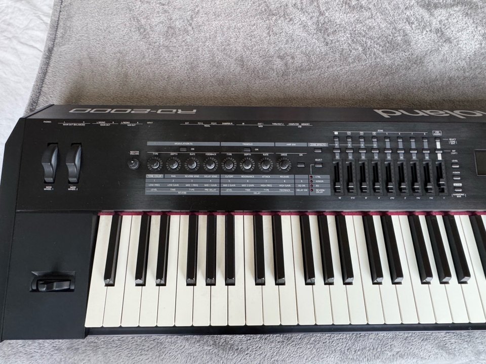 Roland Rd 2000 de segunda mano · Foto 6 de 6 · Barcelona · 1500 €