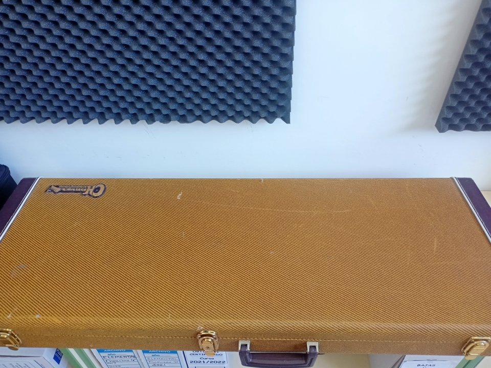 Charvel Model 6 MIJ (1988) – Burgundy Mist – Neck Through – Original – Estuche y documentación de segunda mano · Foto 6 de 10 · Albacete · 2300 €