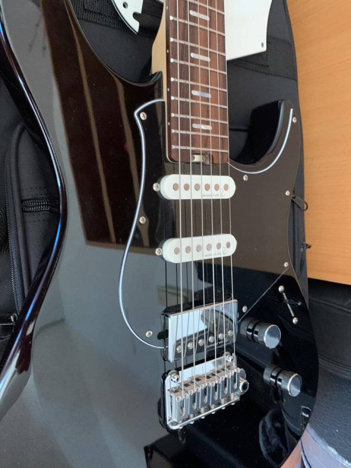 Yamaha Pacifica Standard+ de segunda mano · Foto 2 de 5 · Valencia · 600 €