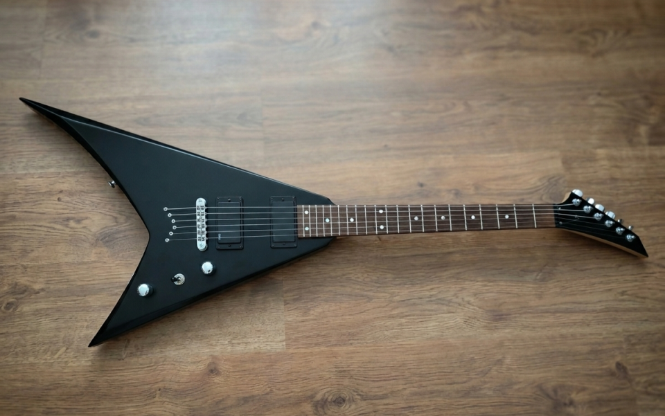 Jackson King V JS30KV + EMG 81 activa – Principios de los 2000 de segunda mano · Foto 1 de 4 · Navarra · 450 €