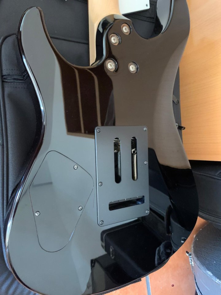 Yamaha Pacifica Standard+ de segunda mano · Foto 4 de 5 · Valencia · 600 €