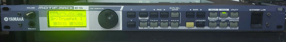 Yamaha Motif Rack ES + Plg150Ap +Plg150Vl+ MBC1 + Roland A-500S