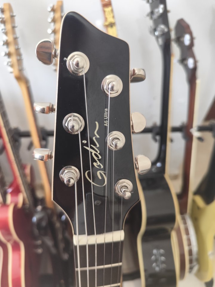 Vendo o cambio Godin A6ultra