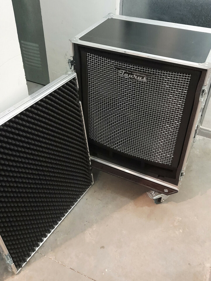 Pantalla 4×10 Taurus TN-410 (flight case)