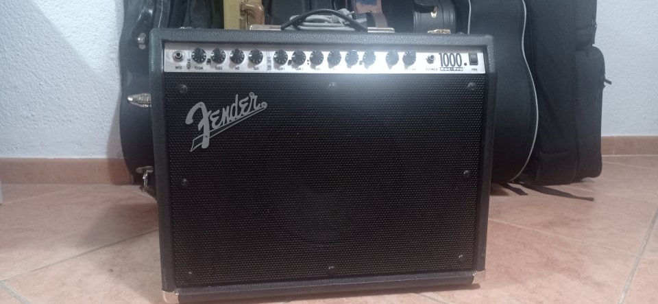 Fender Roc Pro 1000