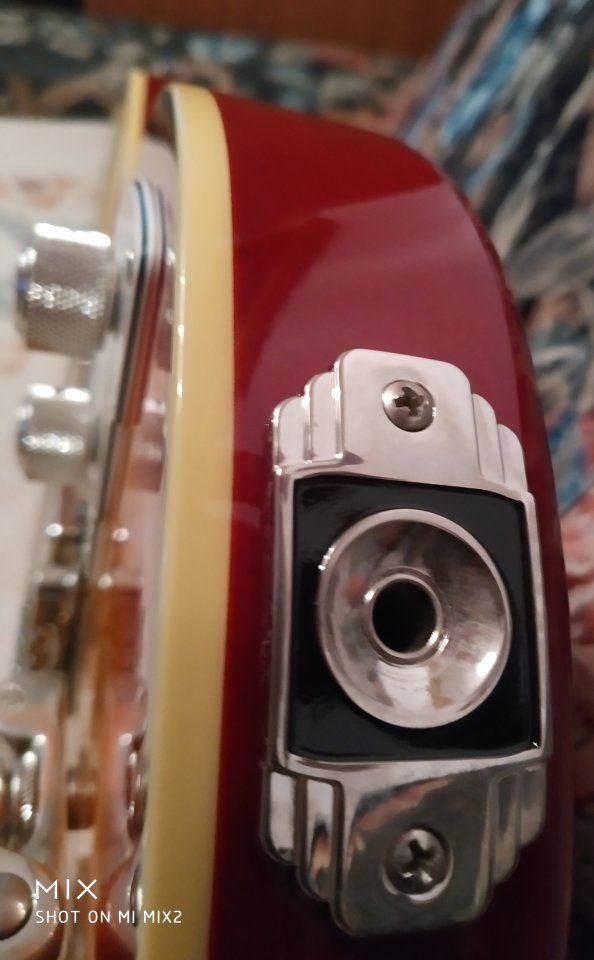 Duesenberg Double Cat Fireburst de segunda mano · Foto 9 de 10 · Zaragoza · 2100 €