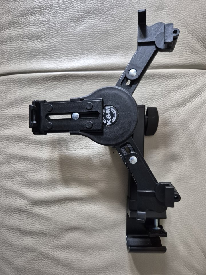 Soporte Tablet K&M 19791 de segunda mano · Foto 1 de 2 · Bizkaia · 38 €