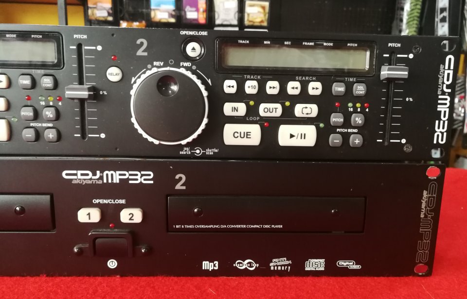Akiyama CDJ-MP32 de segunda mano · Foto 4 de 7 · Girona · 95 €