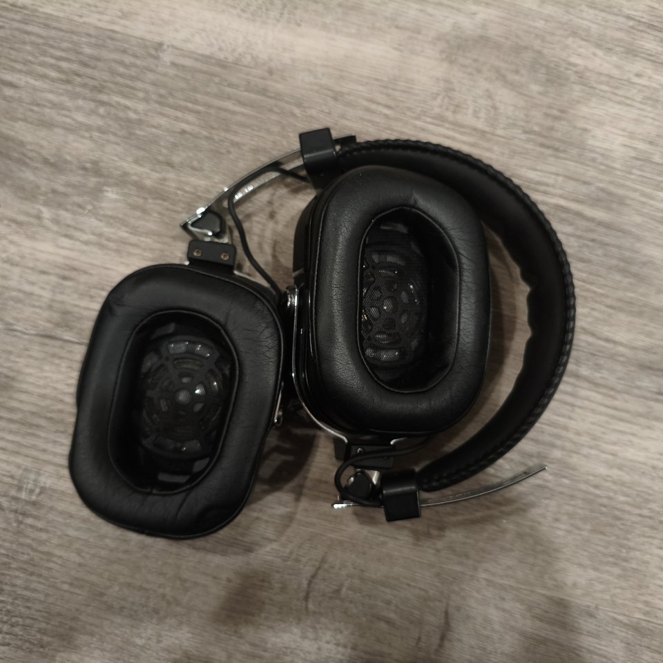 Auriculares Boss Waza Air