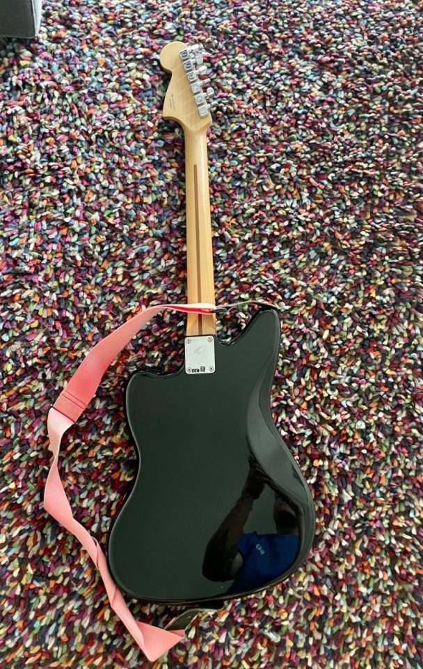 Fender Player Jaguar PF BLK de segunda mano · Foto 3 de 8 · Madrid · 549 €