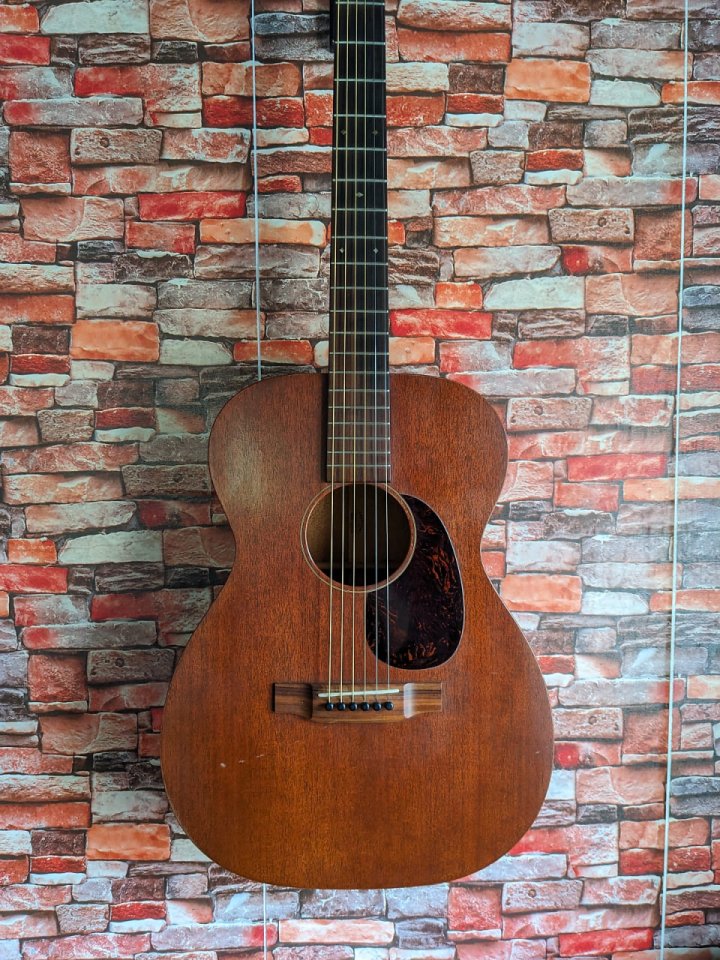 Martin 00-15 con K&K 1500€