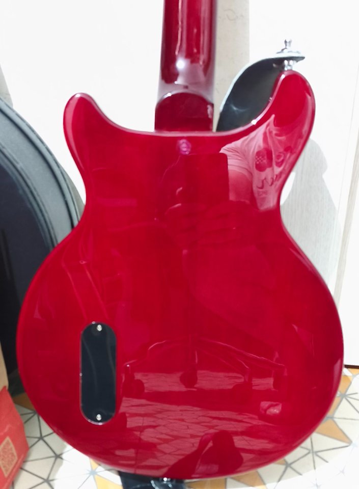 RESERVADA - Vintage V130 Cherry (LesPaul Junior 1958 DC) con P90 BARENUCKLE de segunda mano · Foto 5 de 10 · Sevilla · 400 €