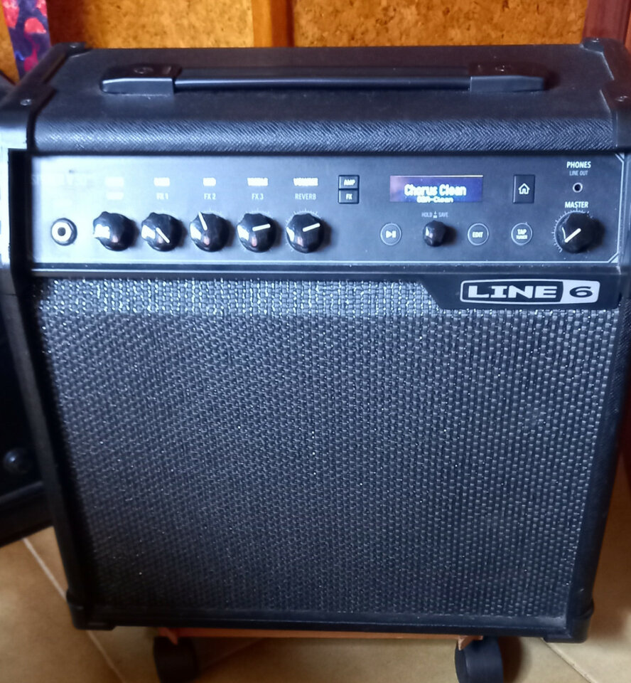 Amplificador Line 6 spider V MkII 30W