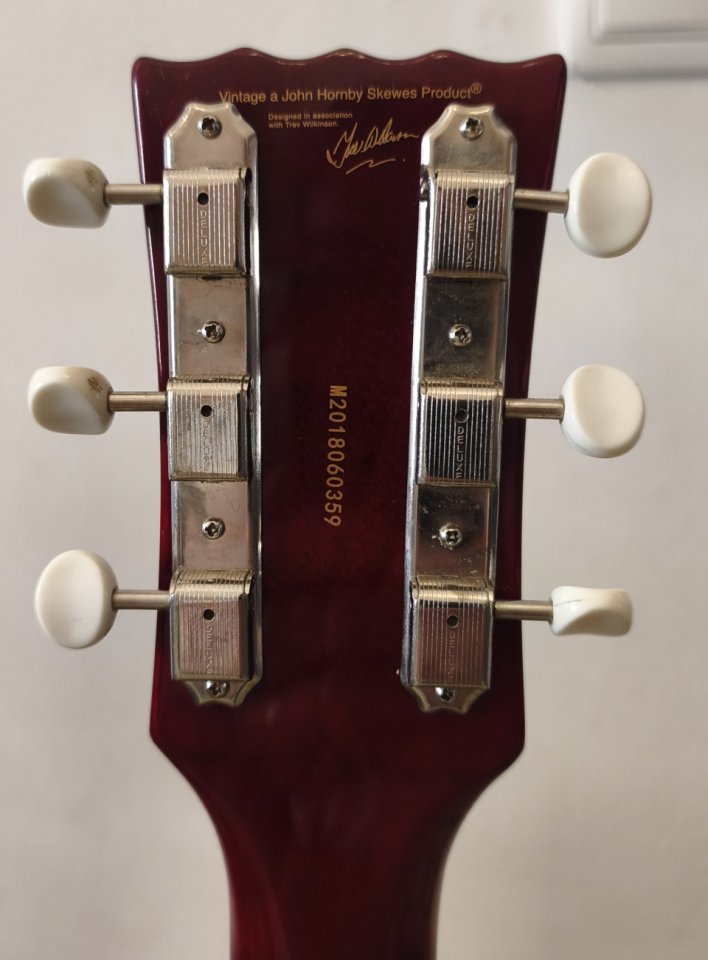 RESERVADA - Vintage V130 Cherry (LesPaul Junior 1958 DC) con P90 BARENUCKLE de segunda mano · Foto 4 de 10 · Sevilla · 400 €