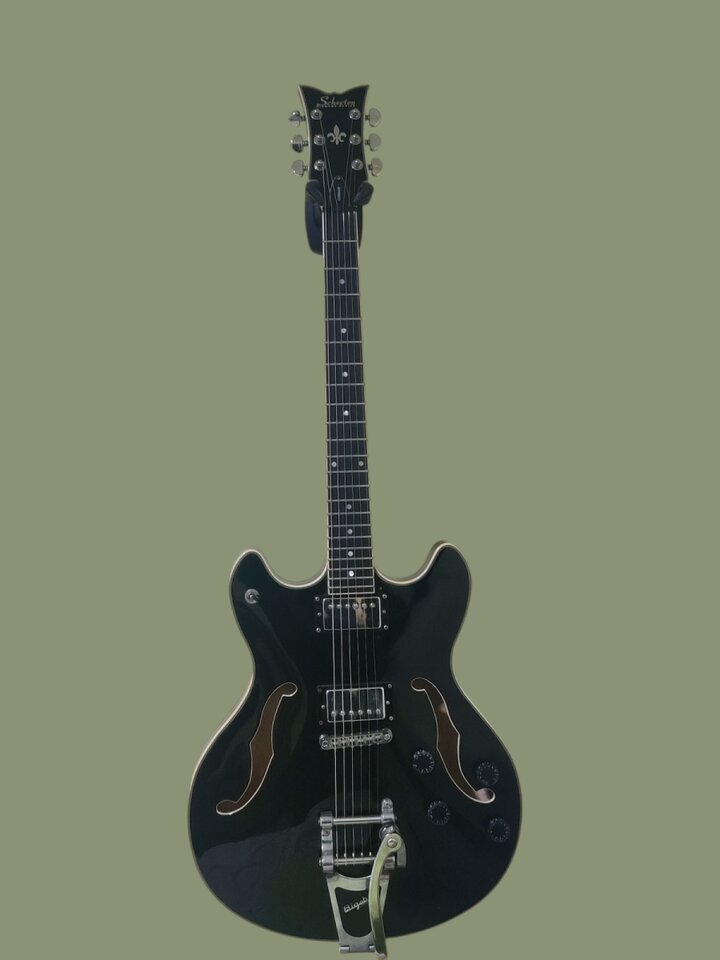 Schecter Corsair BK Bigsby