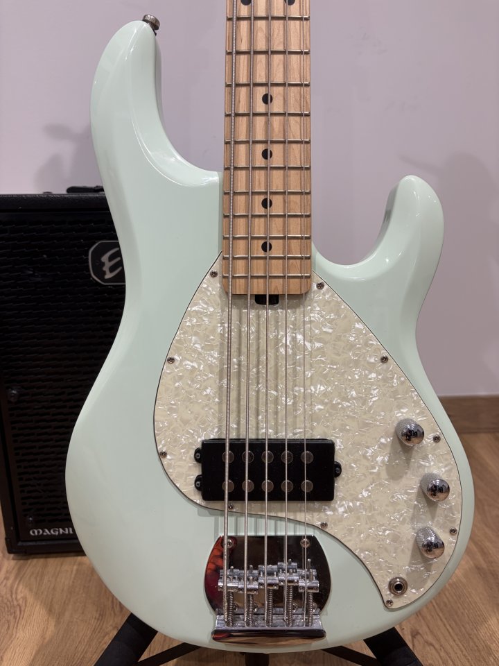Sterling StingRay 5 Sub de segunda mano · Foto 2 de 4 · Córdoba · 500 €