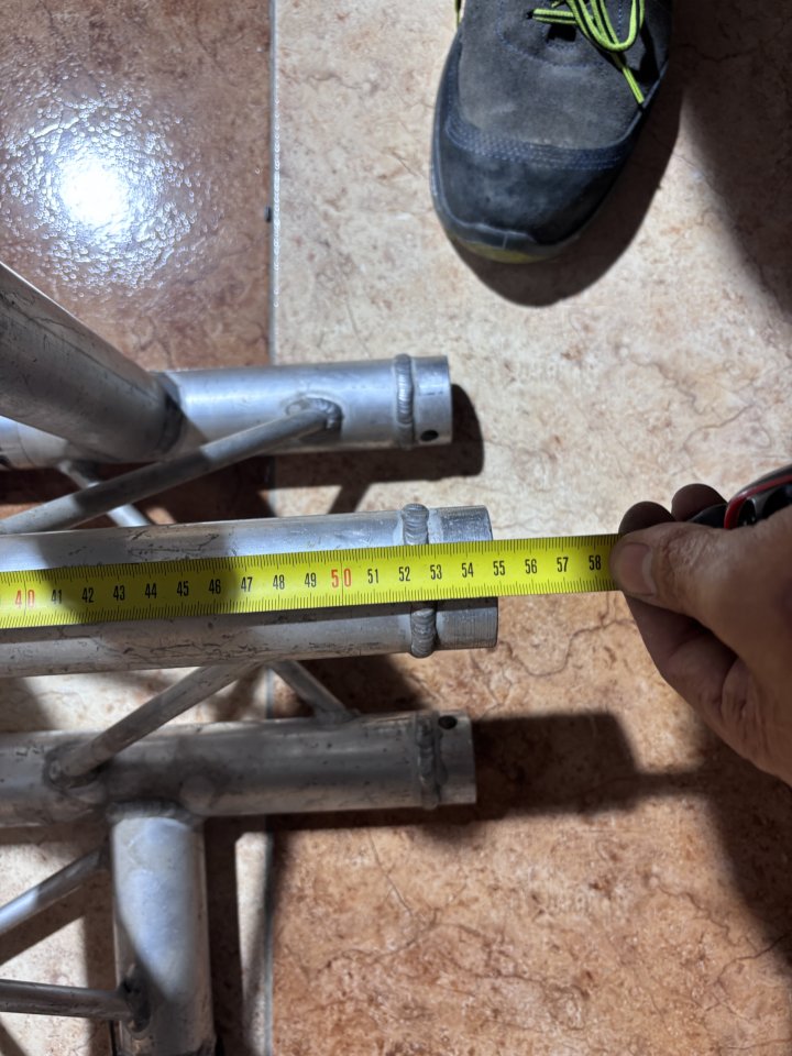 Trusses y accesorios de unión de segunda mano · Foto 4 de 10 · Cádiz · 1 €