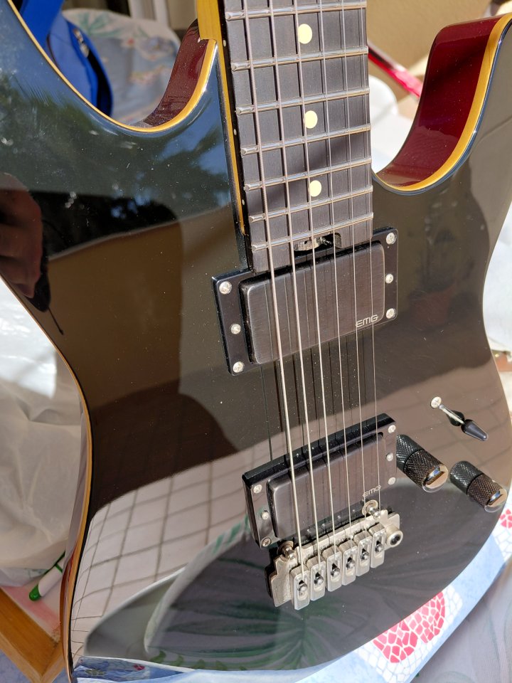 Harley Benton Fusion con Emegés