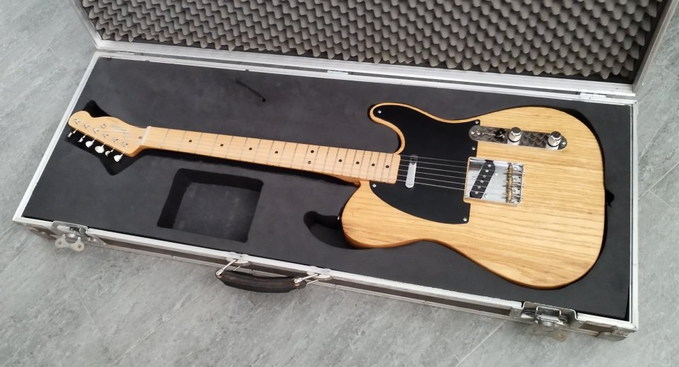 Telecaster + Flight case + envío de segunda mano · Foto 2 de 2 · Bizkaia · 750 €