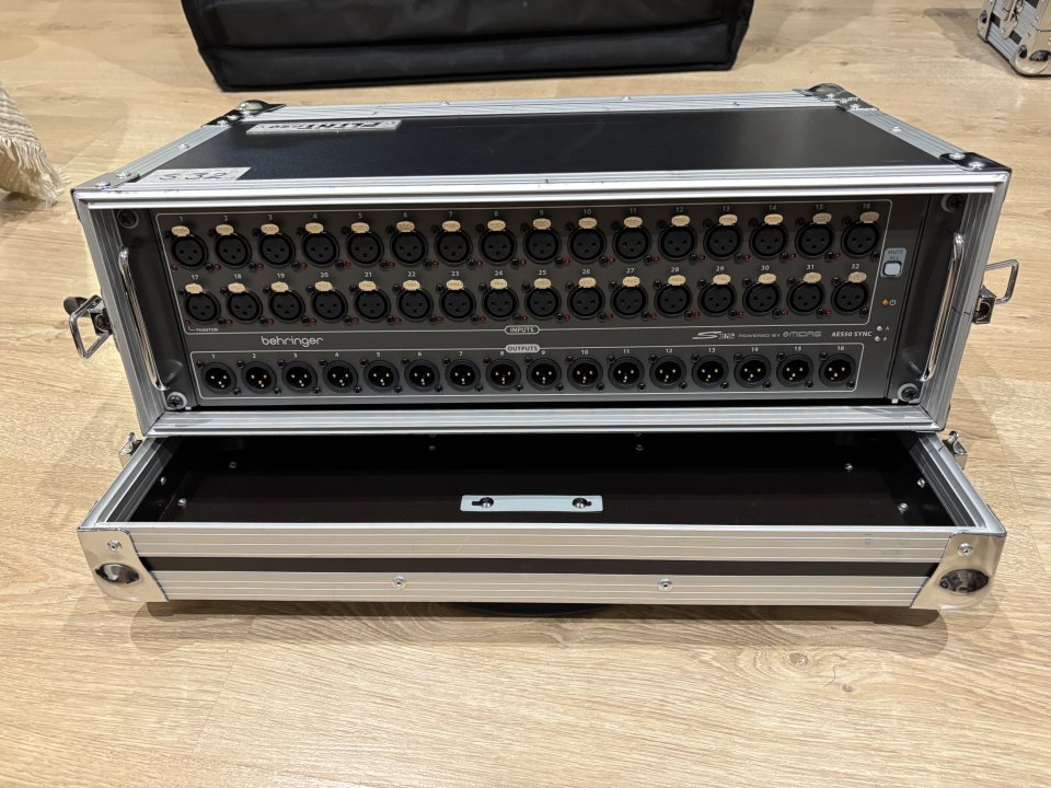 Behringer x32 compact + S32 + extras