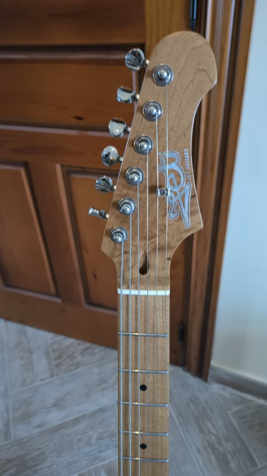 Guitarra JET JT-300 de segunda mano · Foto 5 de 7 · Segovia · 145 €