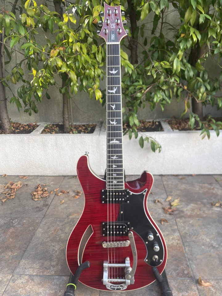 2011 PRS SE Custom Semi-Hollow Limited Run Bigsby (B5) - Red Scarlet de segunda mano · Foto 1 de 10 · Pontevedra · 1000 €