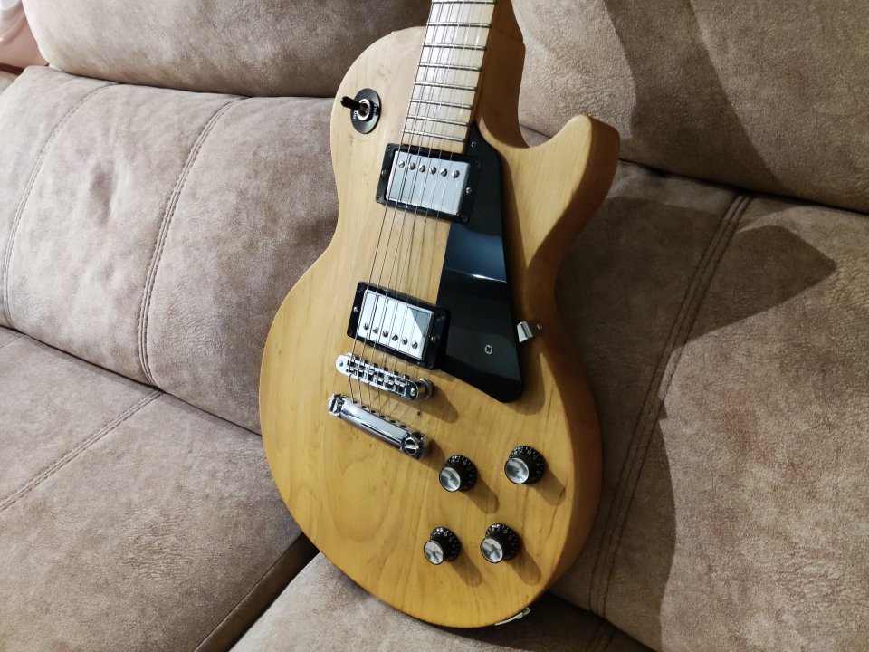 EN PROCESO DE CAMBIO DE COLOR - Gibson Les Paul Studio Raw Power