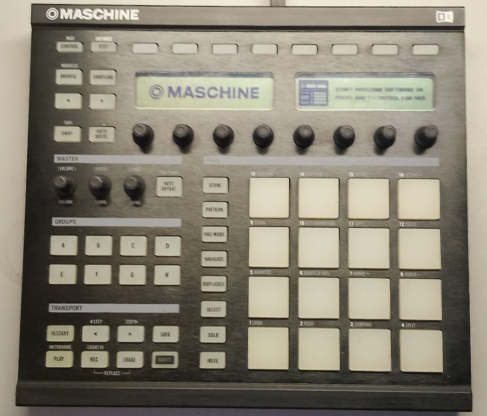 Native Instruments Maschine MK1 de segunda mano · Foto 1 de 10 · Valencia · 50 €