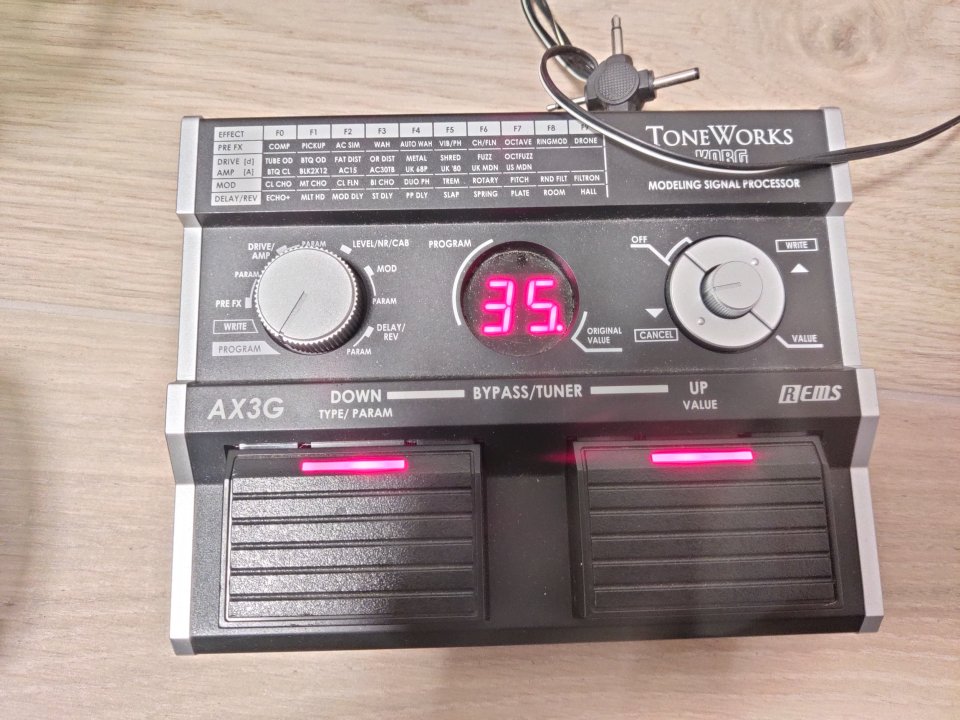 Multiefectos Korg AX3G