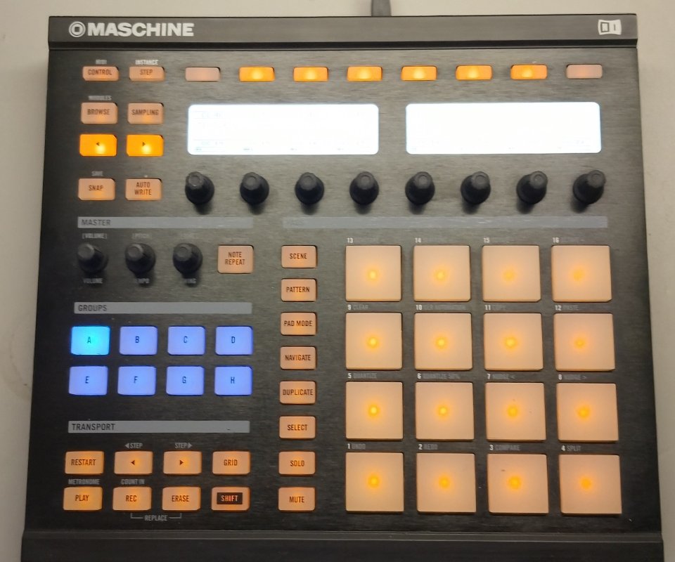 Native Instruments Maschine MK1 de segunda mano · Foto 2 de 10 · Valencia · 50 €