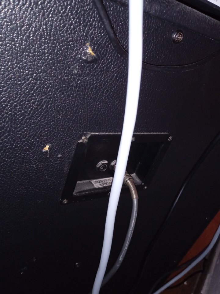 Pantalla 4x12 para amplificador de guitarra de la marca sovtek