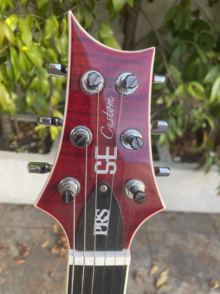 2011 PRS SE Custom Semi-Hollow Limited Run Bigsby (B5) - Red Scarlet de segunda mano · Foto 4 de 10 · Pontevedra · 1000 €