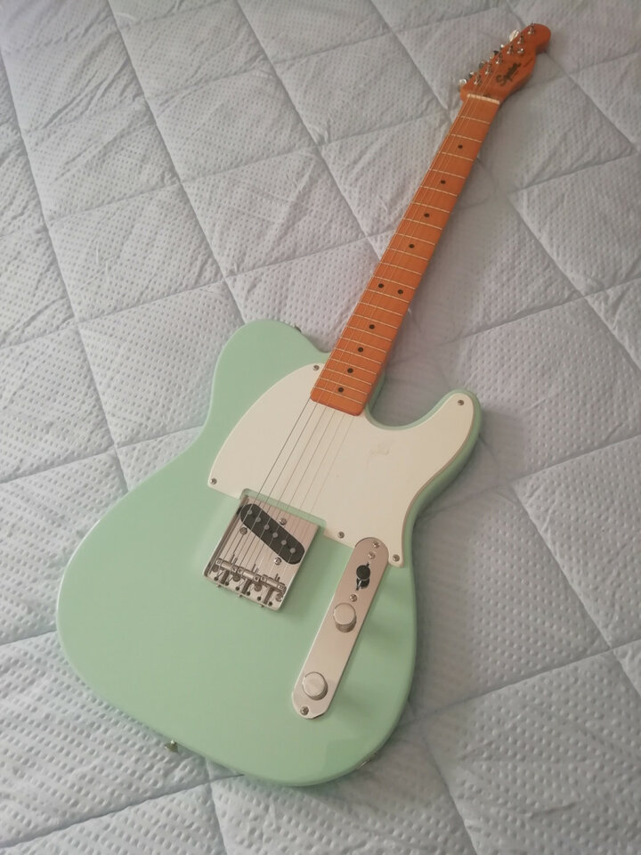 Squier by Fender FSR ESQUIRE