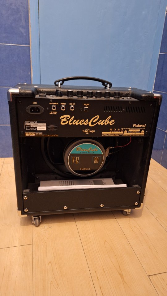 Amplificador Roland Blues Cube Hot 30w