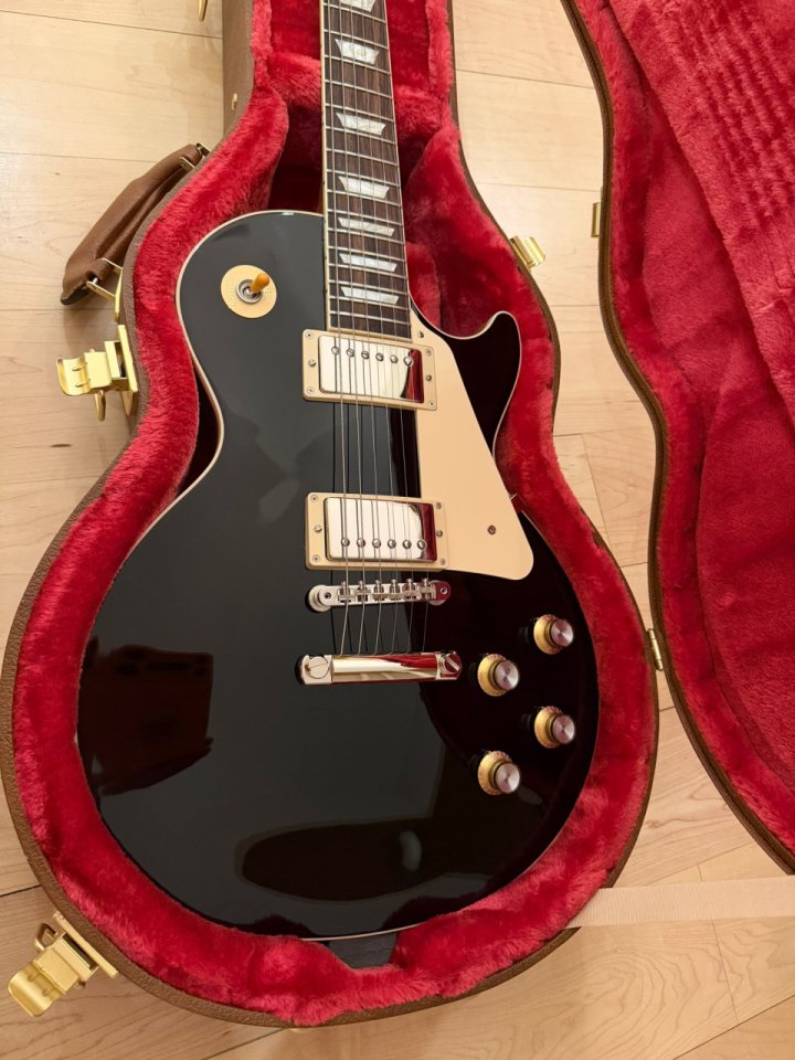 Gibson Les Paul Standard 60s Ebony NUEVA 2026 de segunda mano · Foto 1 de 7 · Valencia · 1900 €