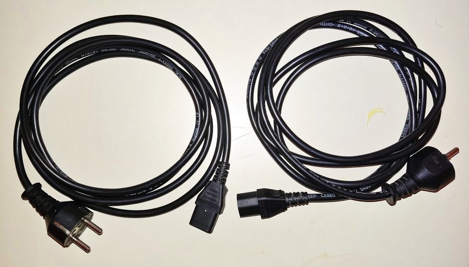 Pareja Monitores Yamaha HS7 de segunda mano · Foto 7 de 10 · Barcelona · 325 €