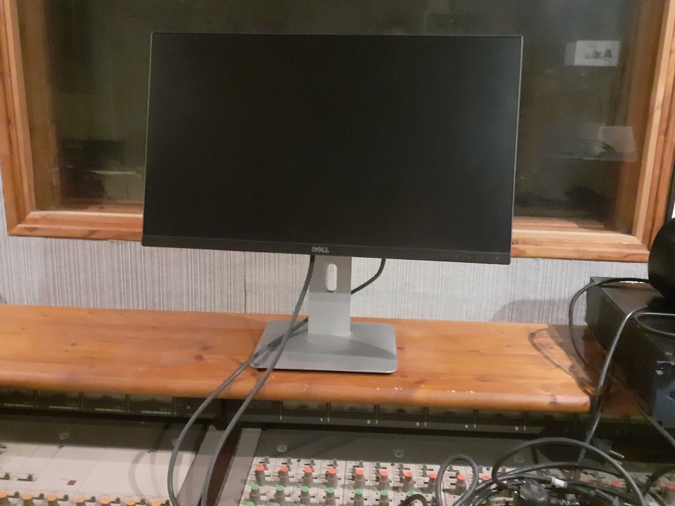 Monitor DELL 24" de segunda mano · Barcelona · 95 €