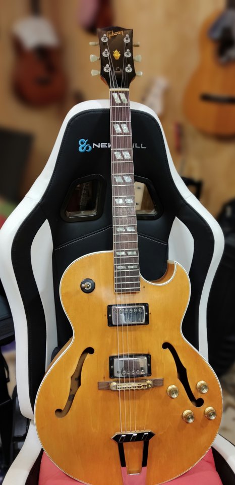 GIBSON ES175D de 1976 madera clara REBAJADA de segunda mano · Foto 3 de 10 · Valencia · 3800 €