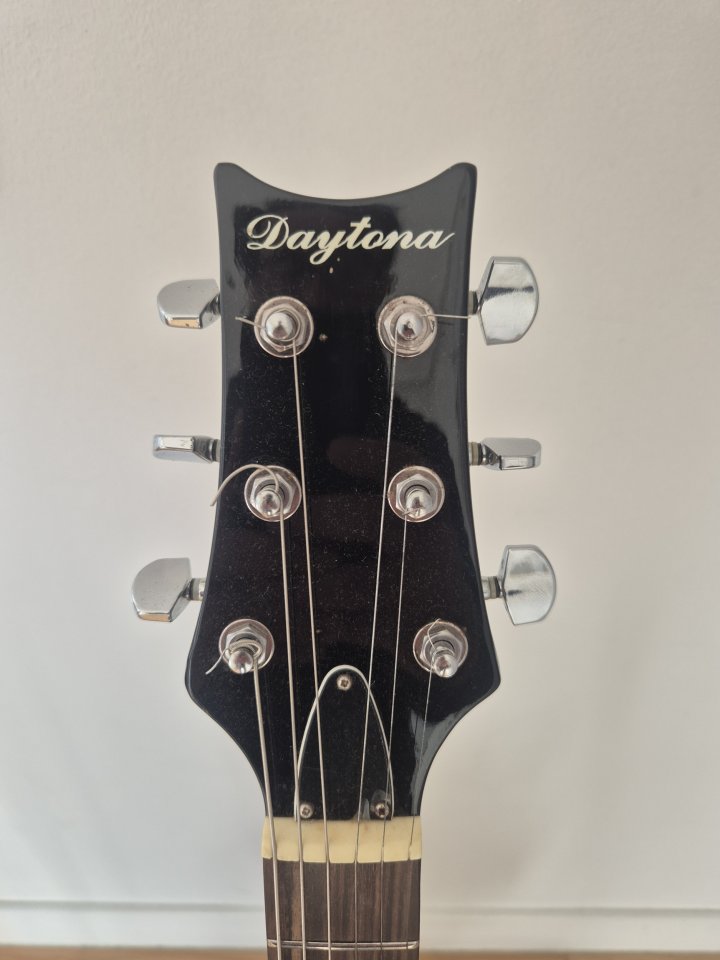 Guitarra eléctrica Daytona tipo Les Paul SP-02