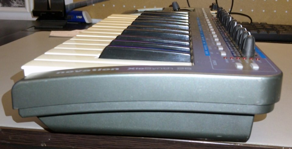 Novation Xiosynth 25 de segunda mano · Foto 4 de 6 · Valencia · 95 €