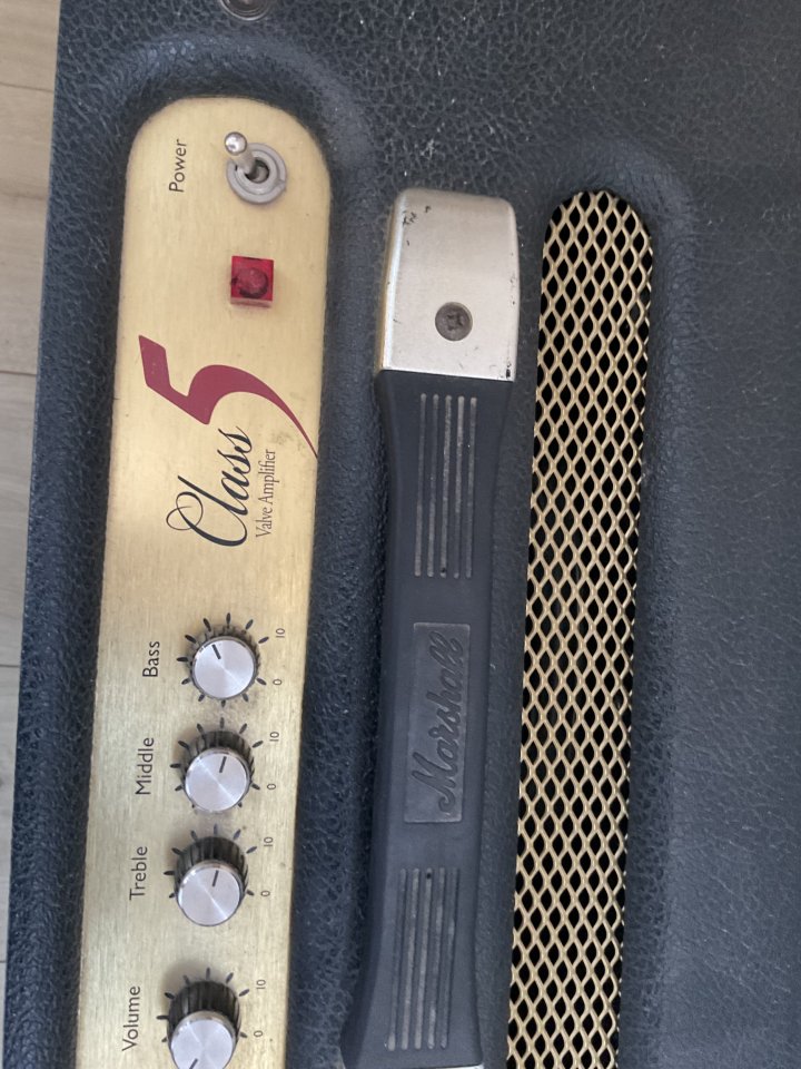 Marshall Class 5 de segunda mano · Foto 3 de 5 · Sevilla · 400 €