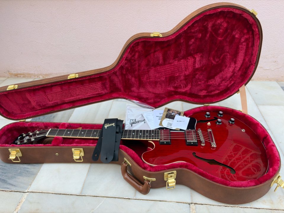 Gibson ES-335 Dot 60s Cherry de segunda mano · Foto 2 de 10 · Almería · 2400 €