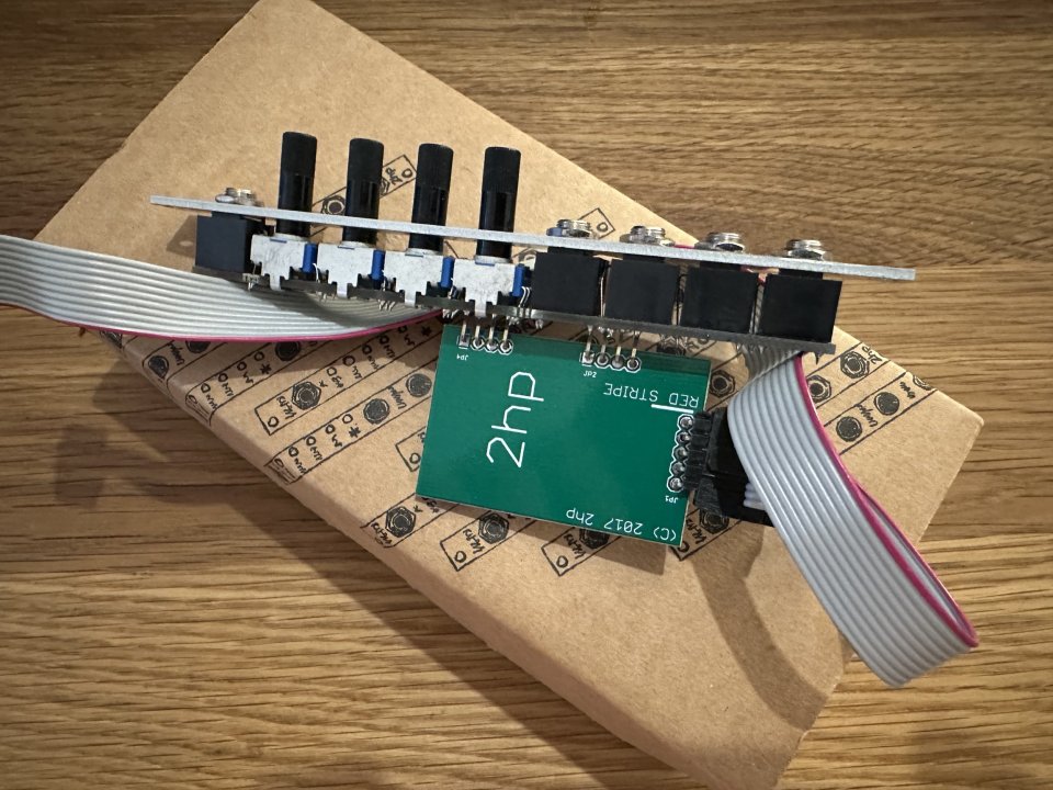 2HP - MIX - Mezcladora para eurorack - como NUEVO de segunda mano · Foto 2 de 2 · Madrid · 70 €