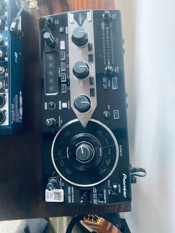 BUSCO/Pioneer XDJ-700 + efectivo | Tengo Pioneer RMX 1000 | Roland SH4D | Arturia Microfreak de segunda mano · Foto 4 de 10 · Barcelona