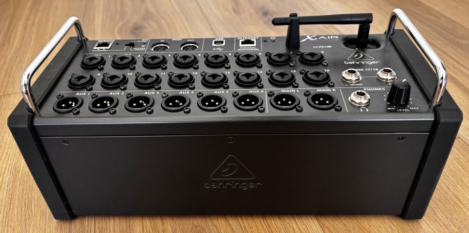 Behringer X AIR XR1 de segunda mano · Foto 5 de 10 · Burgos · 340 €