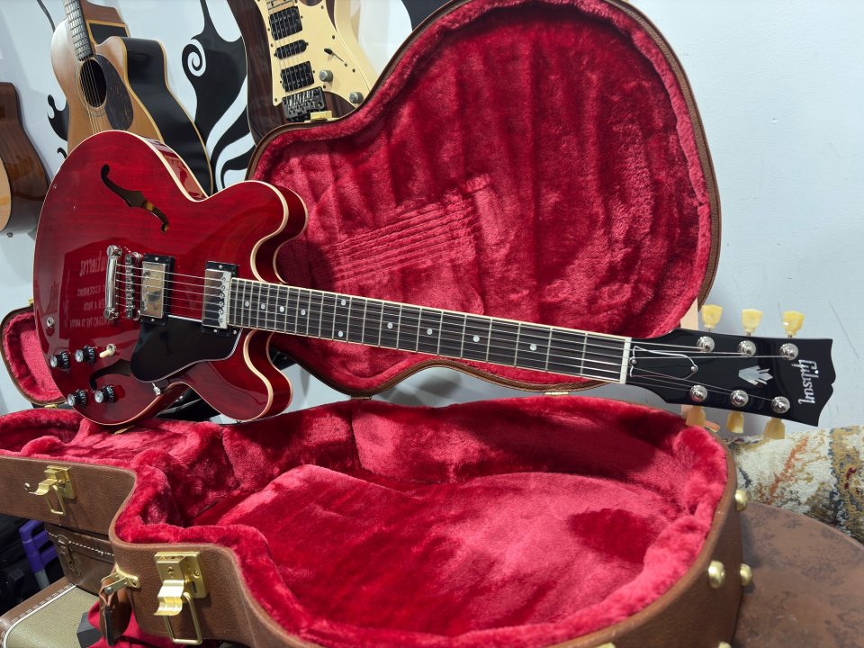 Gibson ES-335 Dot 60s Cherry de segunda mano · Foto 6 de 10 · Almería · 2400 €